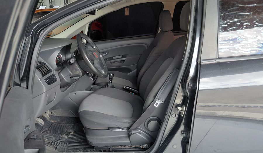 Fiat Punto 1.4 ATTRACTIVE 5P Hatchback 2012