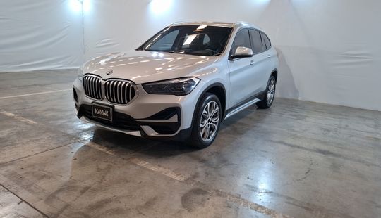 2021 • 42,777 km • Automático