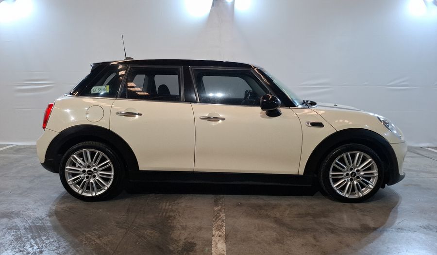 Mini Cooper 1.5 COOPER CHILI AT Hatchback 2017