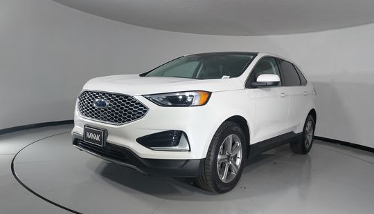 2023 • 10,880 km • Automático