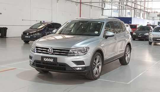 Volkswagen • Tiguan