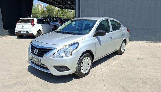 Nissan • Versa