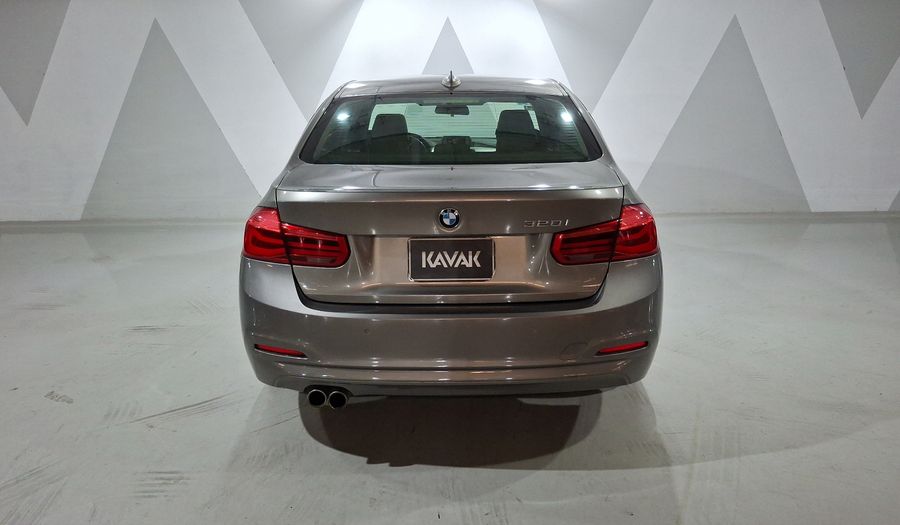 Bmw Serie 3 2.0 320IA Sedan 2016