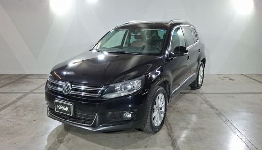 Volkswagen • Tiguan
