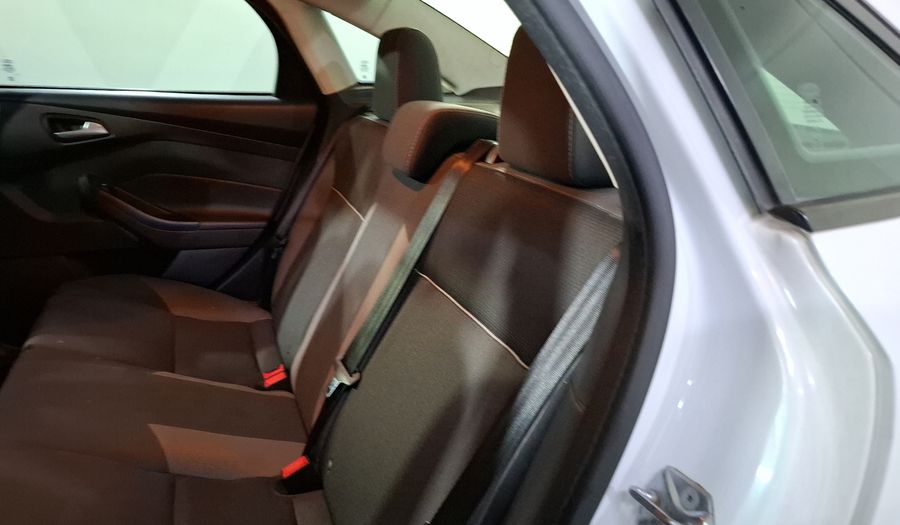 Ford Focus 2.0 SE AT Sedan 2014