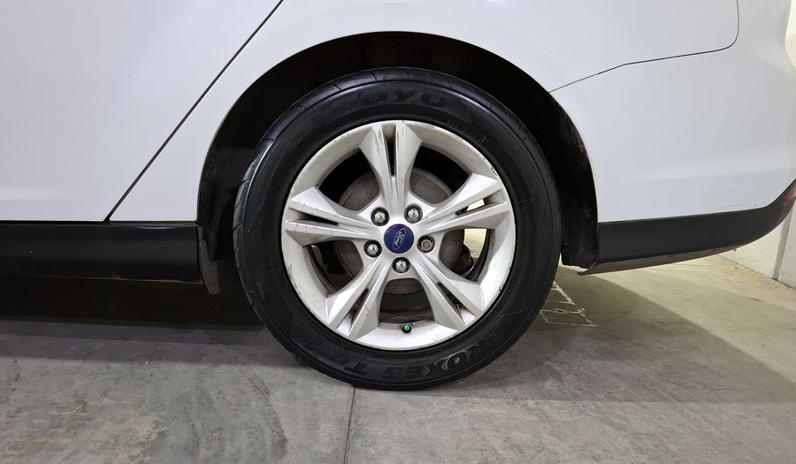 Ford Focus 2.0 SE AT Sedan 2014