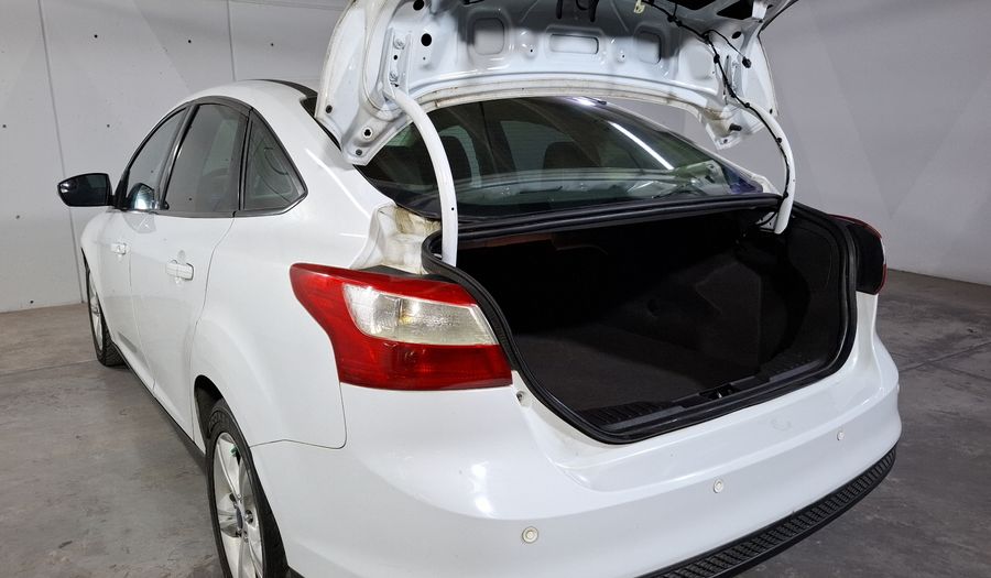 Ford Focus 2.0 SE AT Sedan 2014