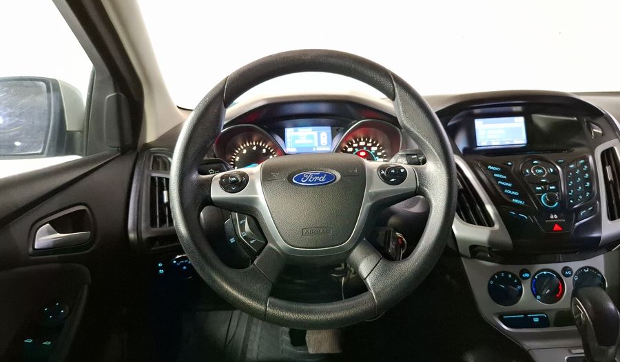 Ford Focus 2.0 SE AT Sedan 2014