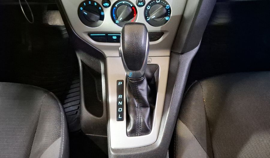 Ford Focus 2.0 SE AT Sedan 2014