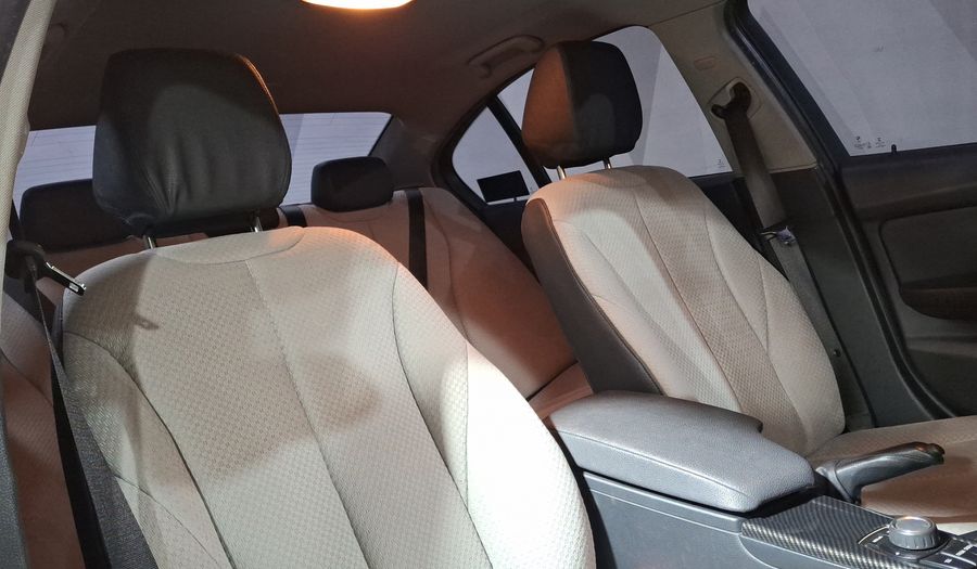 Bmw Serie 3 2.0 320IA Sedan 2015