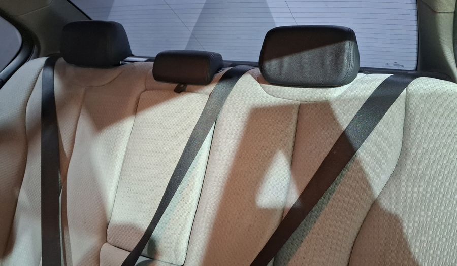 Bmw Serie 3 2.0 320IA Sedan 2015