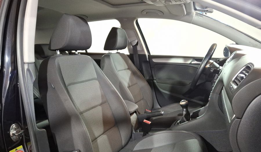 Volkswagen Golf 1.4 TURBO MT Hatchback 2013