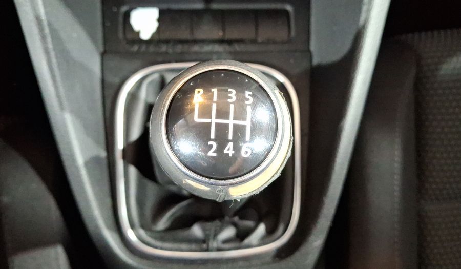 Volkswagen Golf 1.4 TURBO MT Hatchback 2013