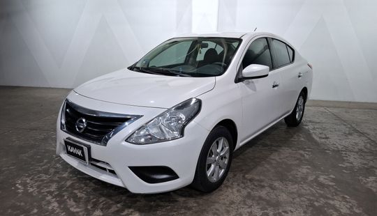 Nissan • Versa