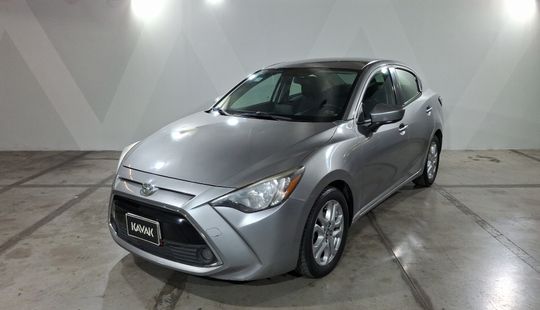 Toyota • Yaris