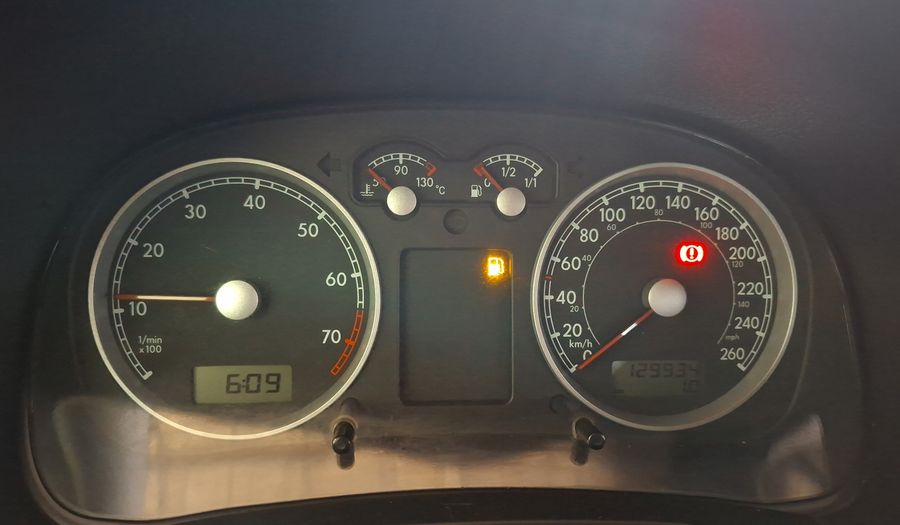 Volkswagen Bora 2.0 TRENDLINE SKY Sedan 2011