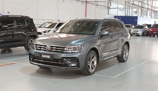 Volkswagen • Tiguan