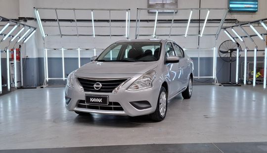 Nissan • Versa