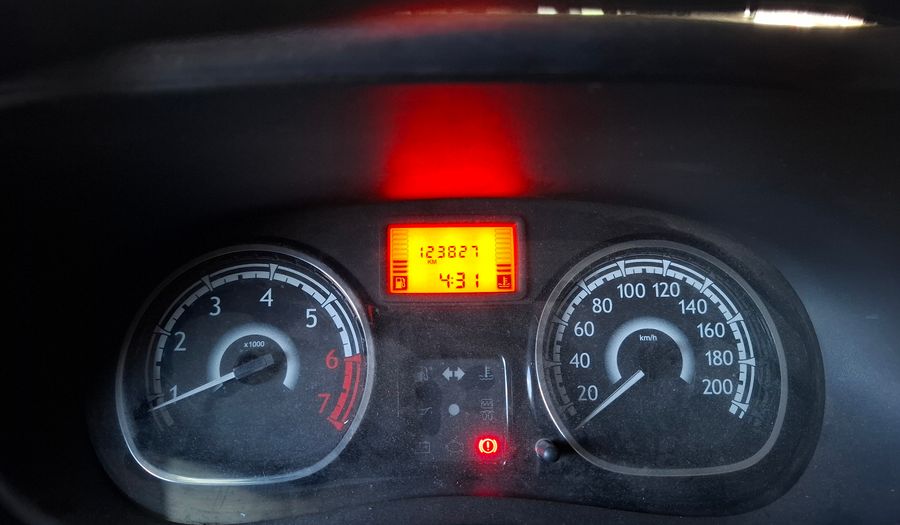 Renault Sandero 1.6 16V PH2 CONFORT Hatchback 2011