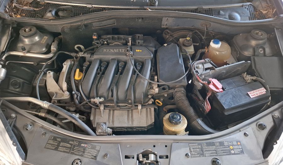 Renault Sandero 1.6 16V PH2 CONFORT Hatchback 2011