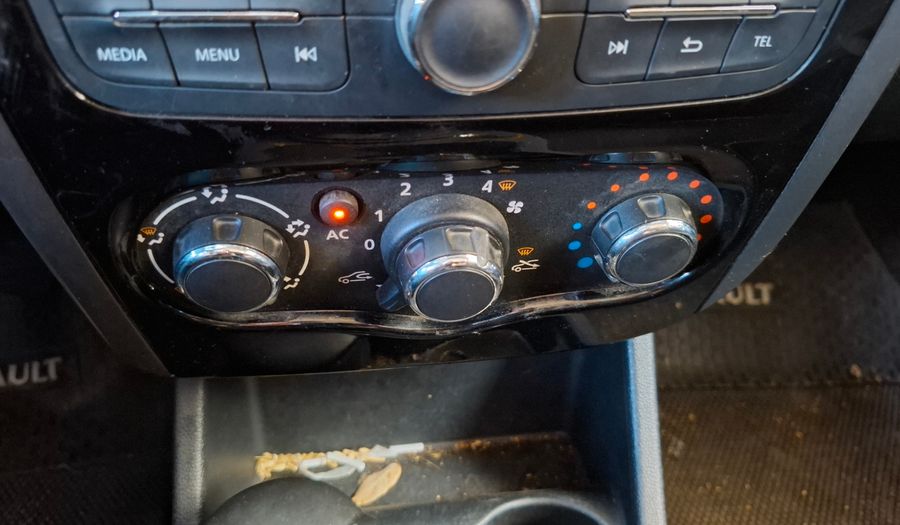 Renault Sandero 1.6 16V PH2 CONFORT Hatchback 2011