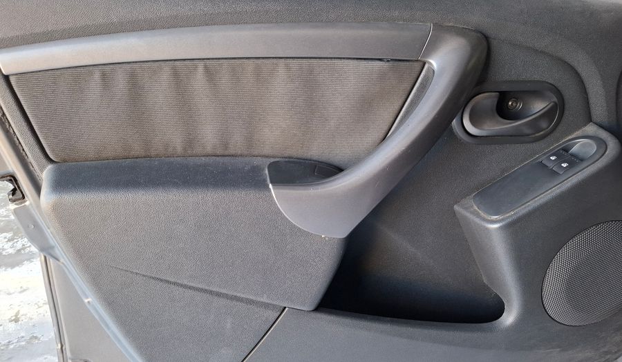 Renault Sandero 1.6 16V PH2 CONFORT Hatchback 2011