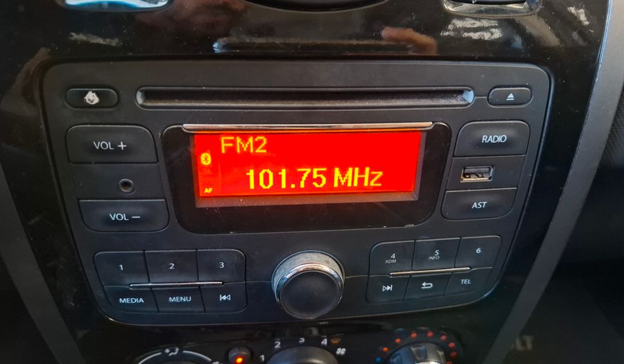 Renault Sandero 1.6 16V PH2 CONFORT Hatchback 2011