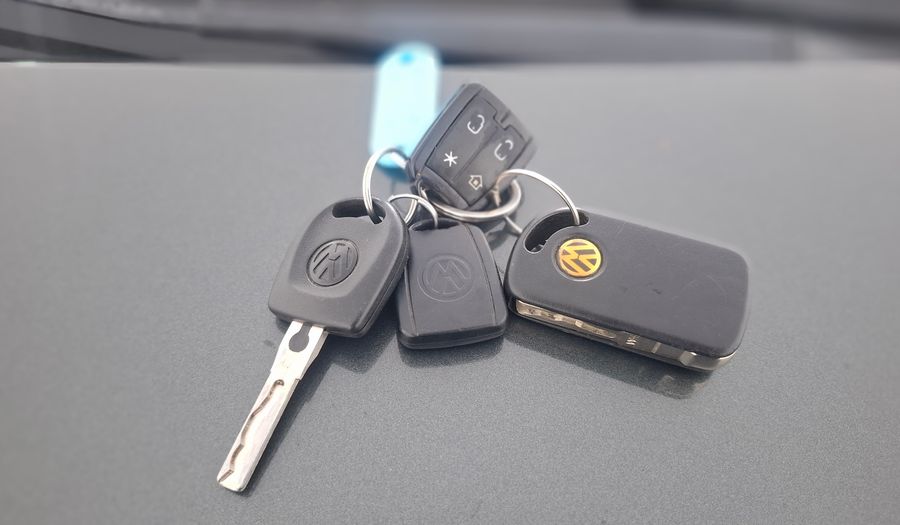 Volkswagen Up 1.0 MOVE UP Hatchback 2016