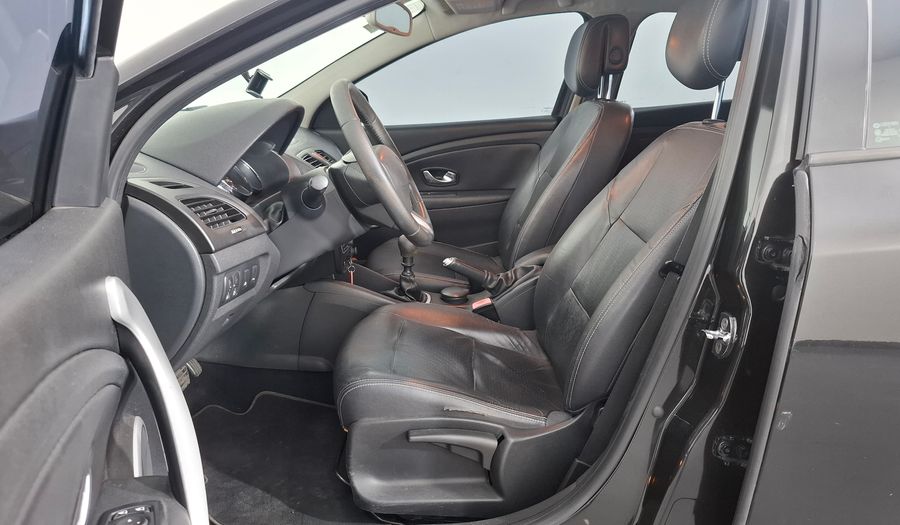 Renault Megane 2.0 MEGANE III PRIVILEGE Hatchback 2011