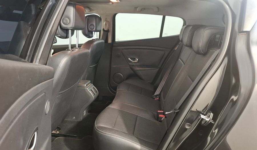 Renault Megane 2.0 MEGANE III PRIVILEGE Hatchback 2011