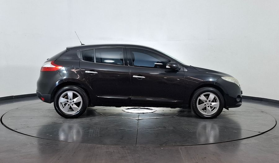 Renault Megane 2.0 MEGANE III PRIVILEGE Hatchback 2011