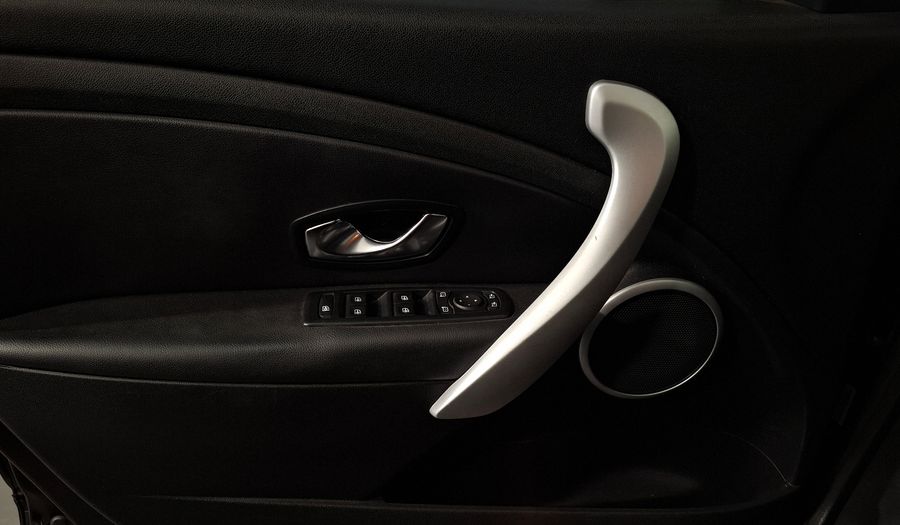 Renault Megane 2.0 MEGANE III PRIVILEGE Hatchback 2011