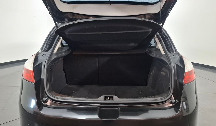 Renault Megane 2.0 MEGANE III PRIVILEGE Hatchback 2011