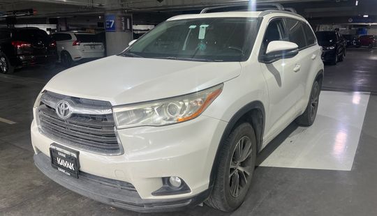 Toyota • Highlander