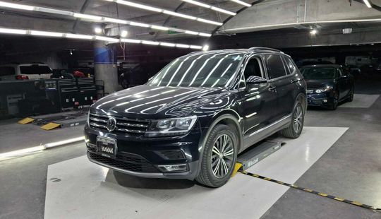 Volkswagen • Tiguan