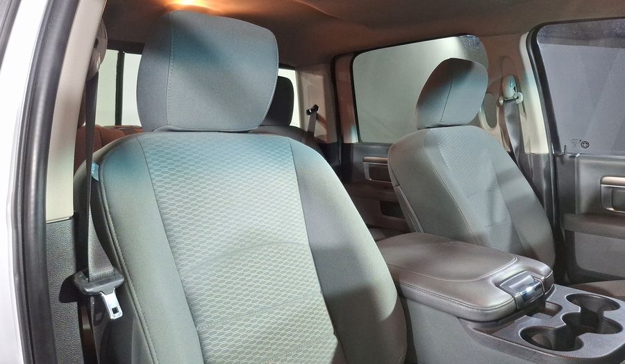 Ram 1500 3.6 CREW CAB SLT TRABAJO 4X2 V6 8 AUTO Pickup 2020