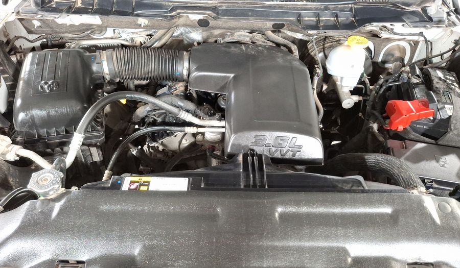 Ram 1500 3.6 CREW CAB SLT TRABAJO 4X2 V6 8 AUTO Pickup 2020