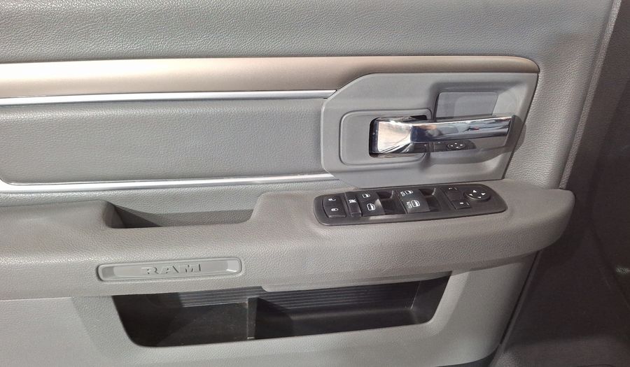 Ram 1500 3.6 CREW CAB SLT TRABAJO 4X2 V6 8 AUTO Pickup 2020