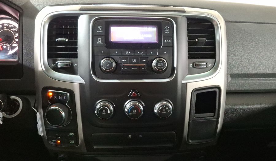 Ram 1500 3.6 CREW CAB SLT TRABAJO 4X2 V6 8 AUTO Pickup 2020