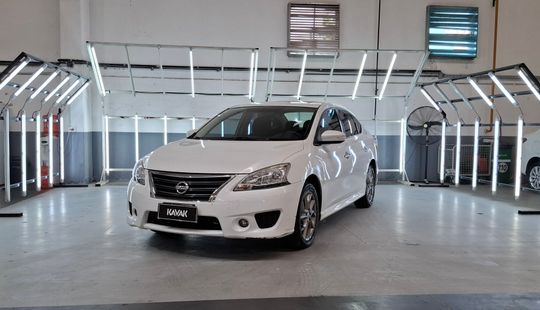 Nissan • Sentra