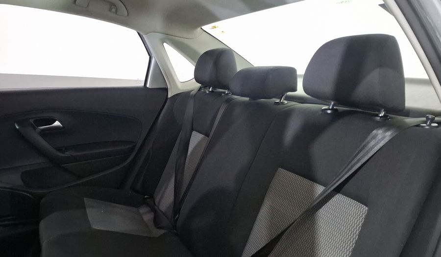 Volkswagen Vento 1.6 ACTIVE TIPTRONIC Sedan 2014