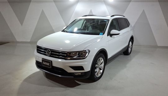 Volkswagen • Tiguan