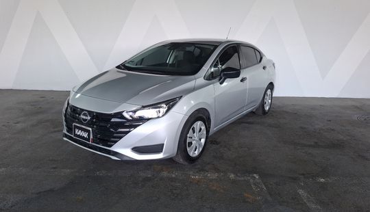 Nissan • Versa
