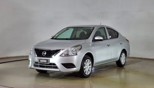 Nissan • Versa