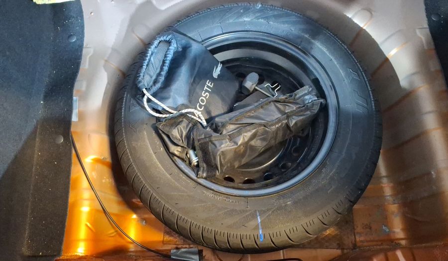 Renault Kwid 1.0 BITONO Hatchback 2021