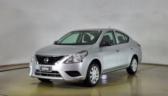 Nissan • Versa