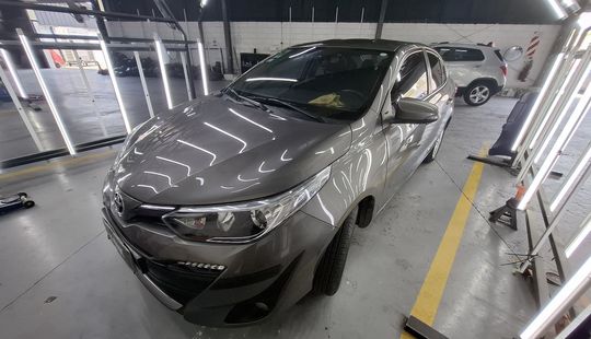Toyota • Yaris