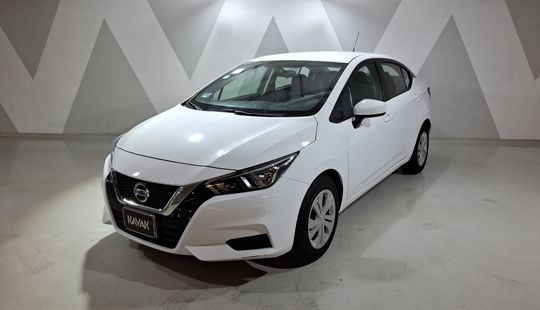 Nissan • Versa