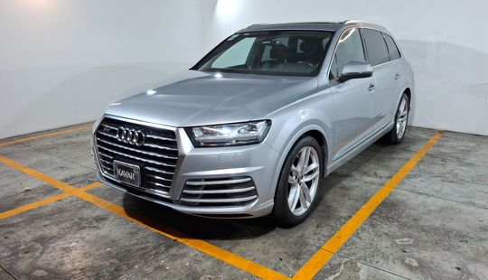 Audi • Q7