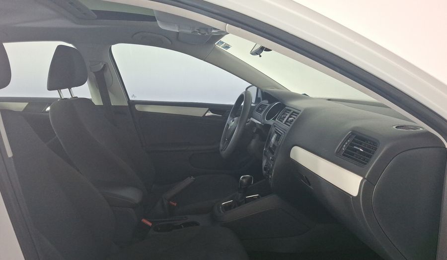 Volkswagen Jetta 2.5 COMFORTLINE TIP. BOLSAS AIRE DEL. Sedan 2017